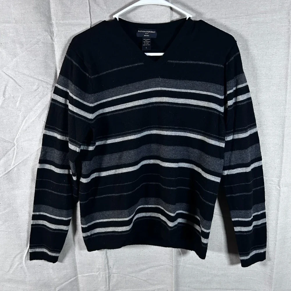 Banana Republic Men Merino Wool V-Neck Sweater Small Black Gray Striped Pullover